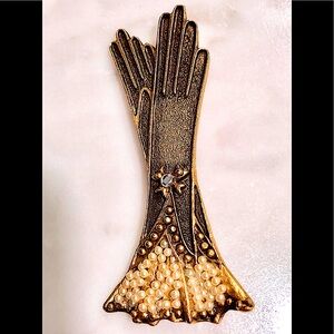 Mini Faux Pearl & Rhinestone Bing Gloves Pin